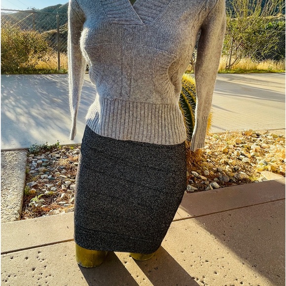 SUZY SHIER Bandage Style Pewter BODYCON Pencil SKIRT Size Medium - Picture 4 of 12